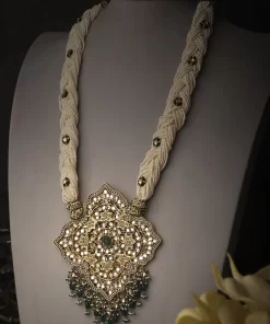 Iara Pendant Necklace