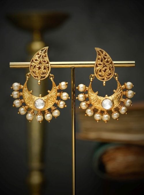 Jaanvi Chaand Earrings