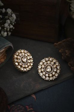 Arhararya Studs