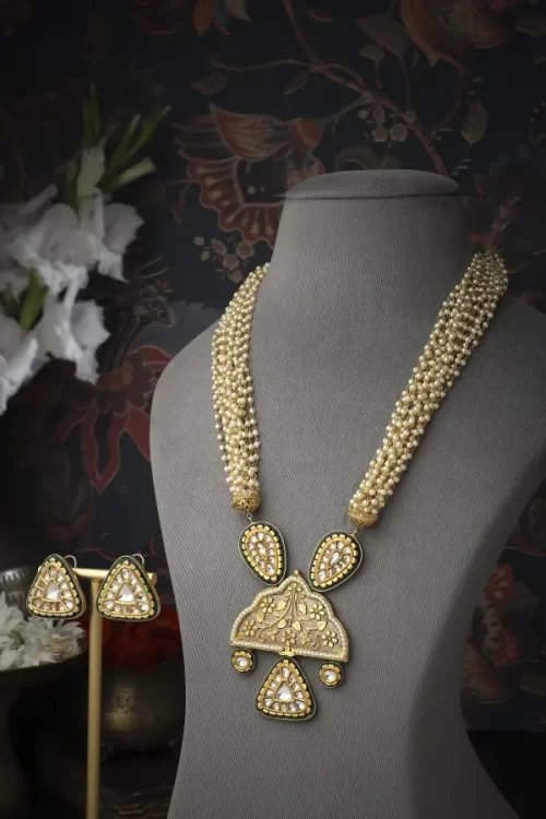 Tahkshi Necklace Set