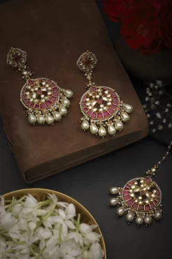 Sagrika Earrings & Mangtikka Set