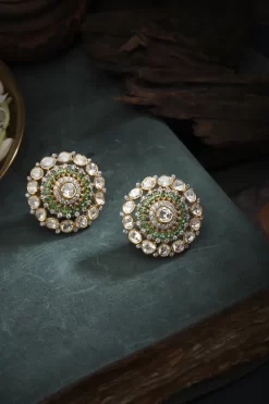 Kaavya Studs