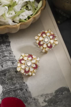 Pakhi Studs