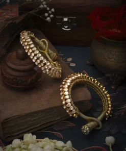 Rajwadi Ponchi Bracelet