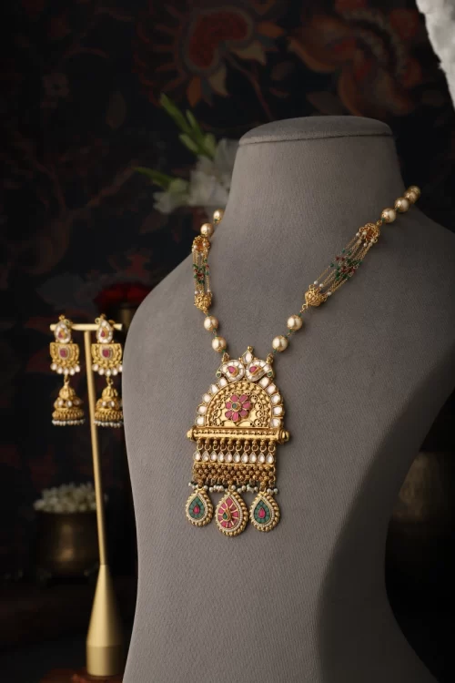 Ananya Pendant Necklace