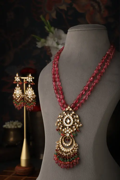 Vidisha Pendant Necklace Set
