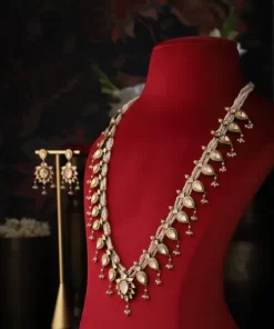Prisha V-shaped long Necklace
