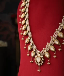 Prisha V-shaped long Necklace