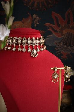 Aadab Necklace Set