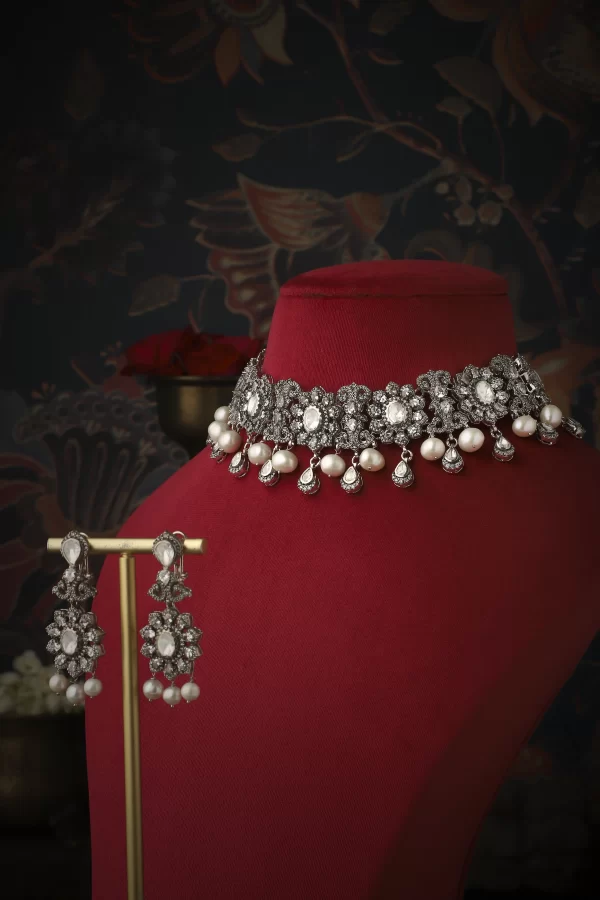 Shayani Victorian Necklace set