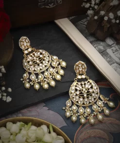 Jaanvi Chandbali Earrings