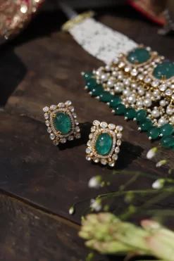 Aarfa Choker set with carving
