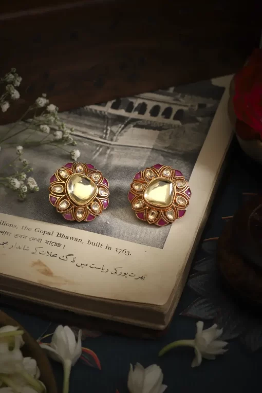 Antique gold Uncut Studs (Red)