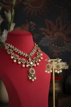 Vaina Necklace Set
