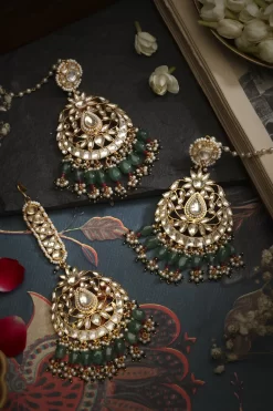 Zavira Earrings & Mangtikka set