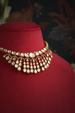 Amyra Necklace Set