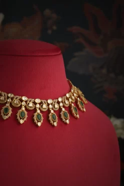 Vyanika Necklace Set