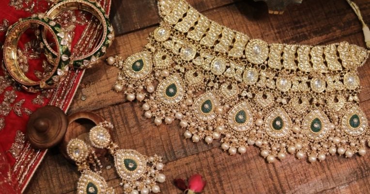 Reasons You Need Sterling Silver Jewelry in Your Collection