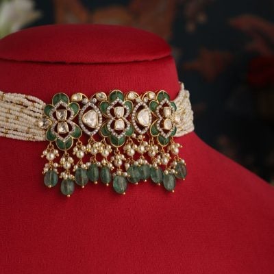 choker necklace