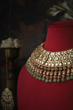 Isharya necklace Set
