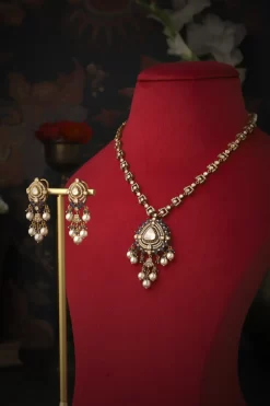 Amala Pendant Set
