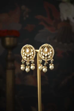Shresthi Pendant Set