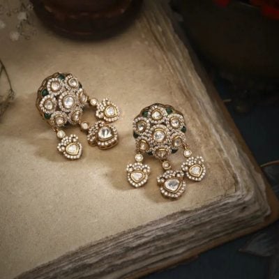 Studs with Dangling Element
