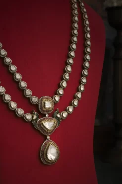 Anaiza Necklace Set