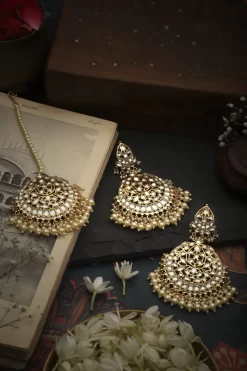 Shamiana Chandbali and Mangtikka Set